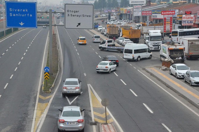 Diyarbakir 3 Sanayi Sitesi Onundeki Baglanti Yolu Kazalara Neden Oluyor